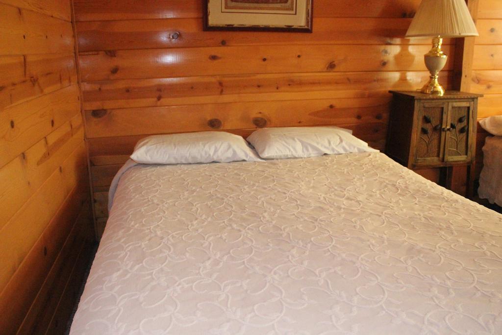 Twin Lakes Resort Bridgeport Rom bilde