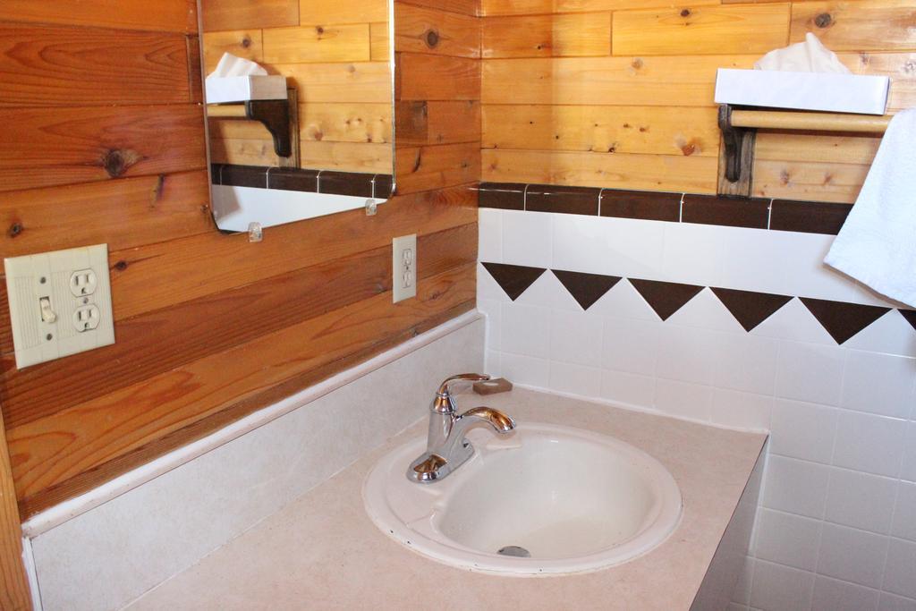 Twin Lakes Resort Bridgeport Rom bilde