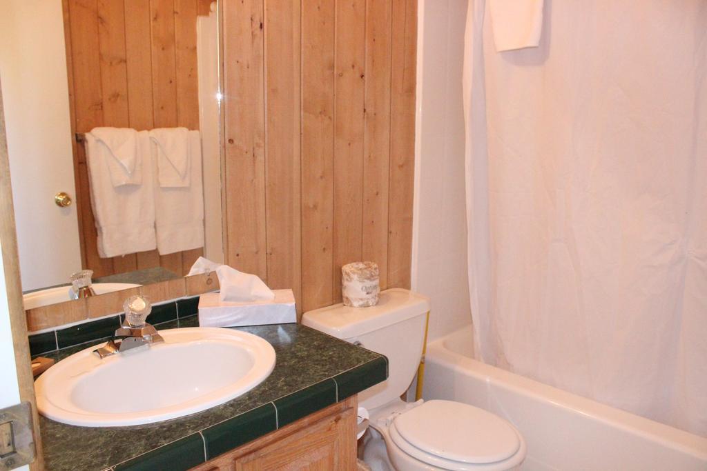 Twin Lakes Resort Bridgeport Rom bilde