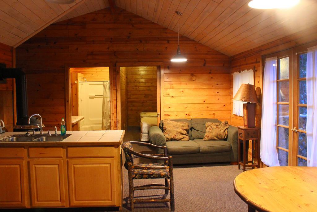 Twin Lakes Resort Bridgeport Rom bilde